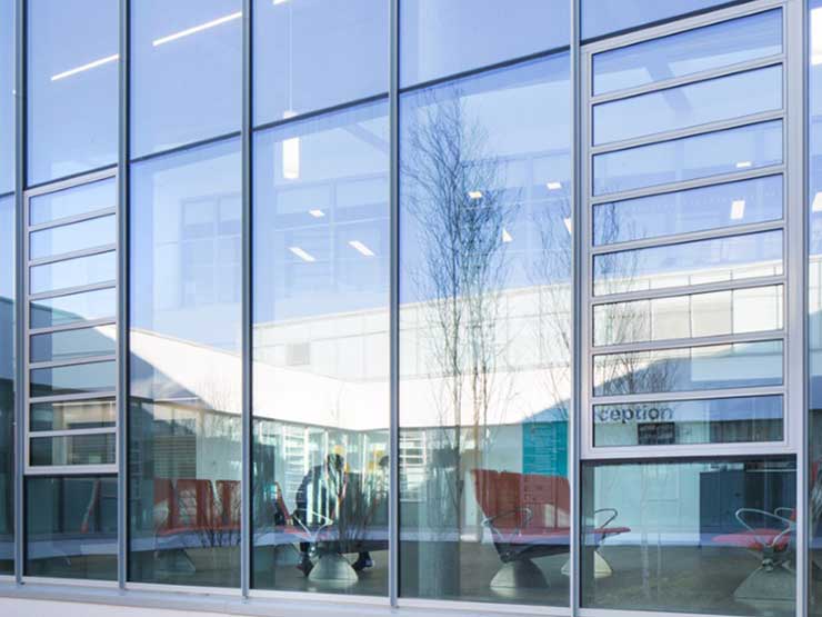 FLW 28 airtec Lamellenfenster von Fieger Gewinner des RIBA National Award 2016 