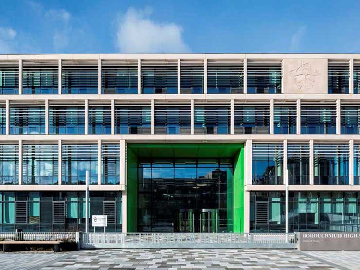 Boroughmuir High School Edinburgh mit Fieger Lamellenfester FLW 28 die Lösung für natürliche Be und Entlüftung Airtec 